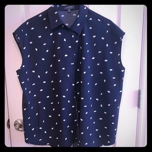 Button-up Sleeveless Blouse